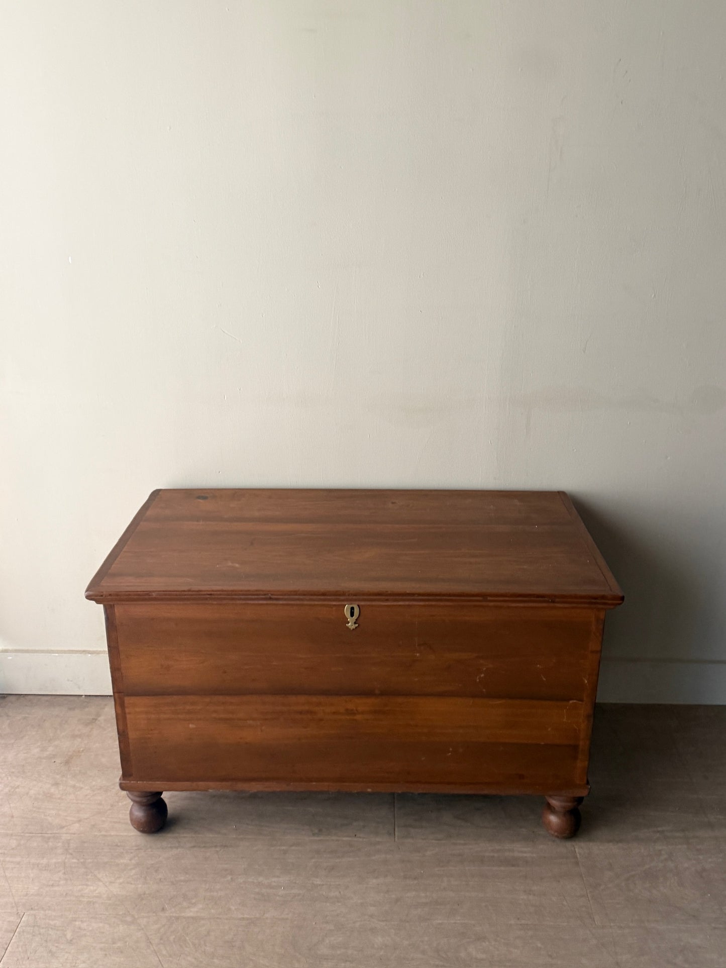 Pennsylvania Sheraton pine chest