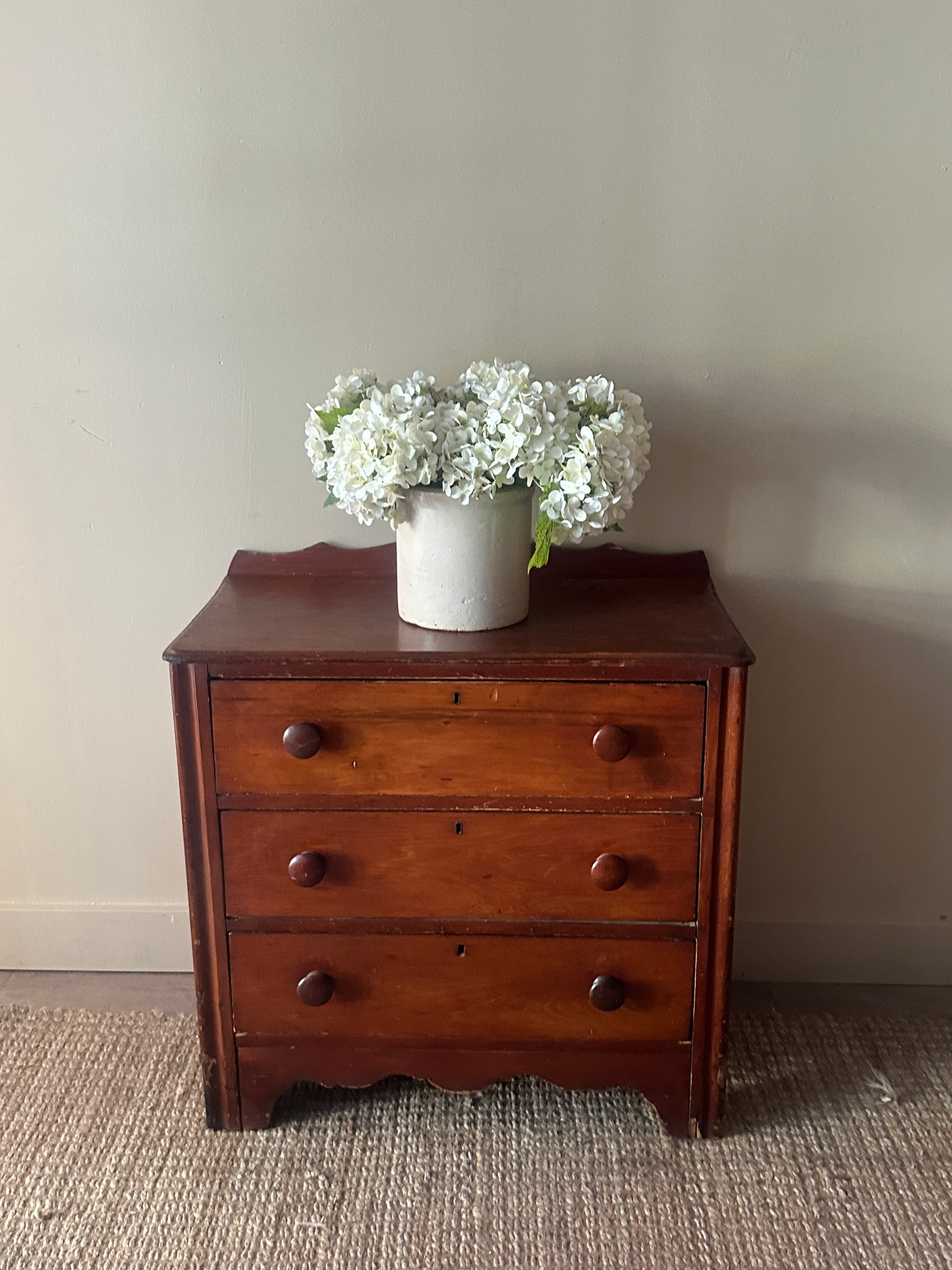 Small pine dresser