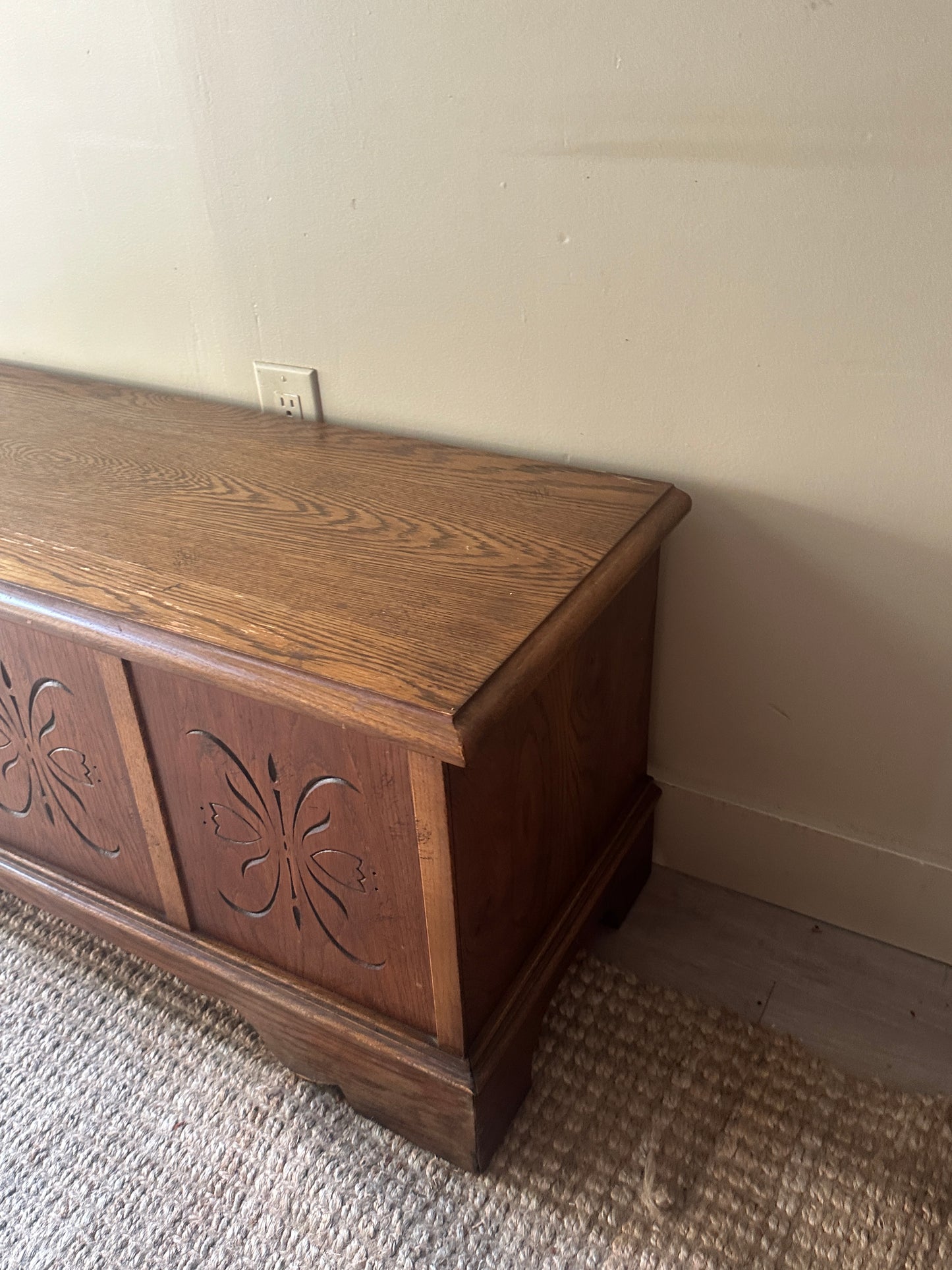Lane cedar chest