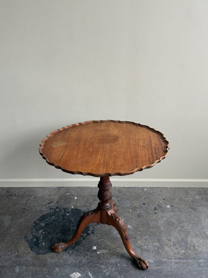 Pennsylvania Federal walnut tilt top side table