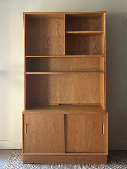 Danish blonde two piece hutch