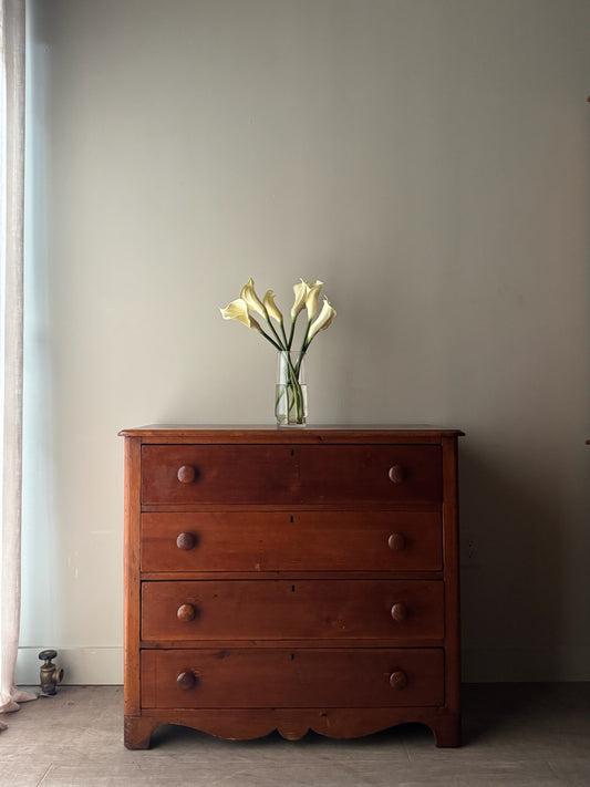Pine dresser