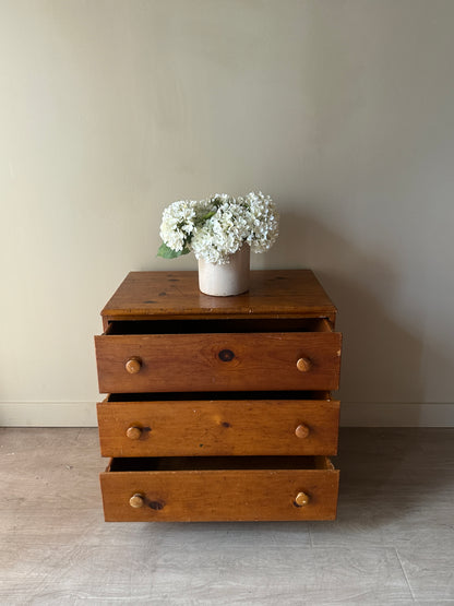 Small pine dresser