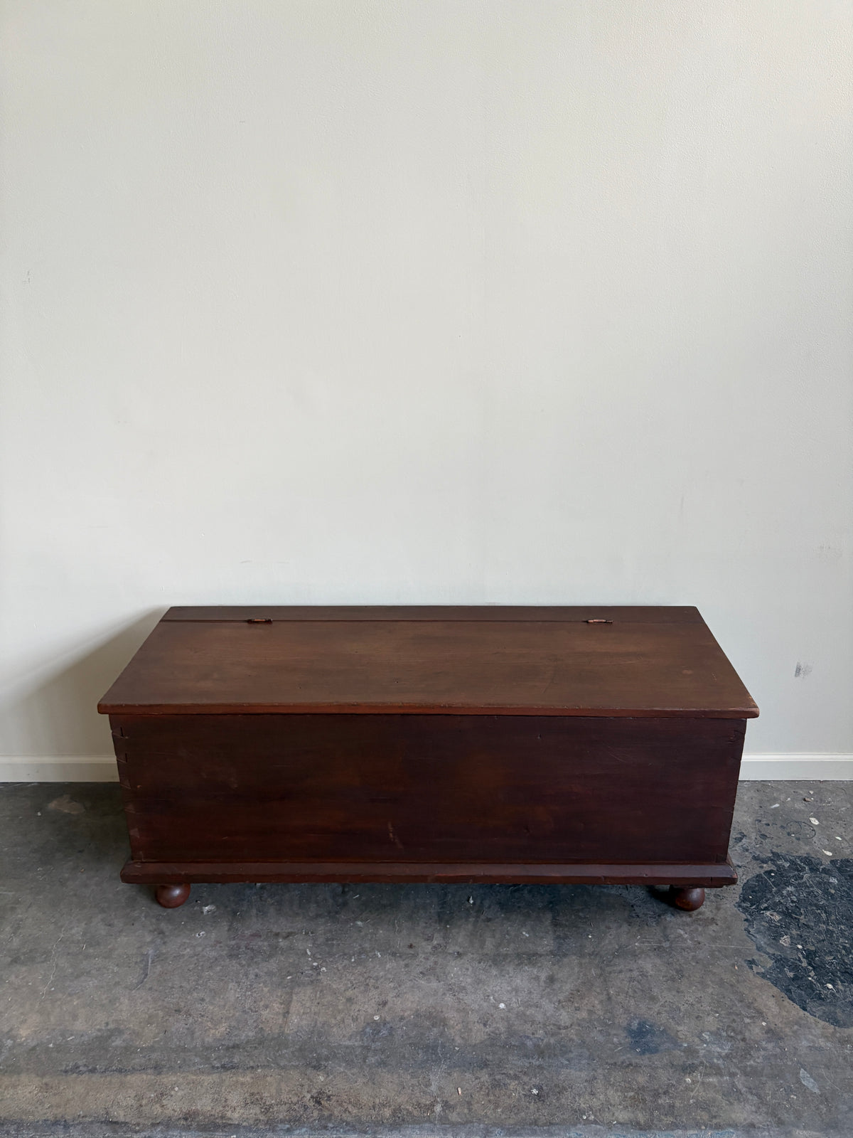 Pennsylvania Sheraton pine chest