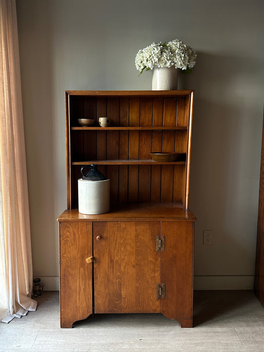 Pine hutch