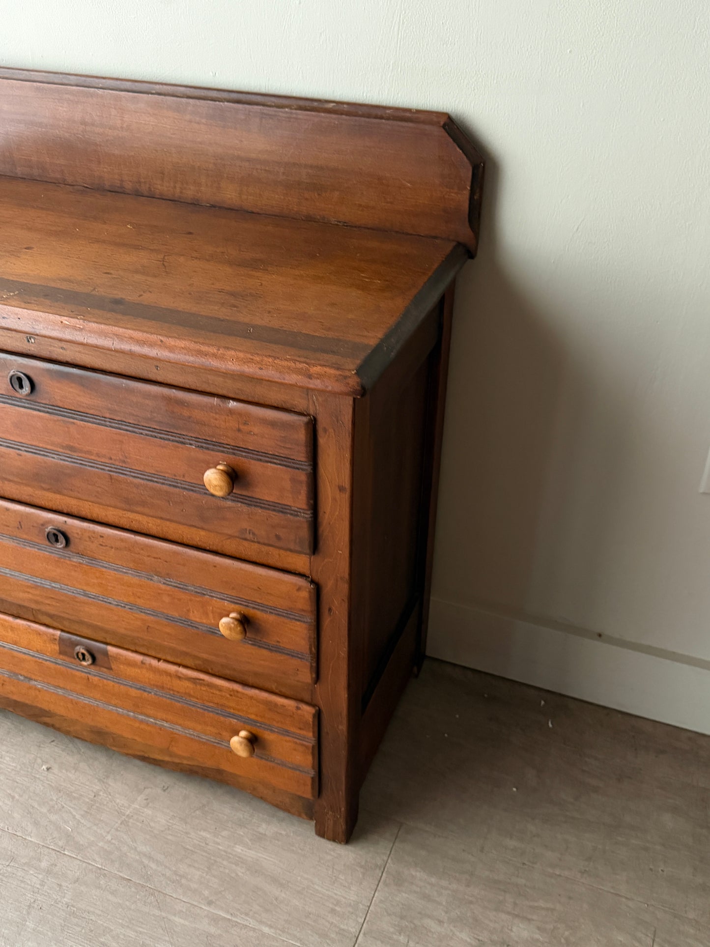 Small pine dresser