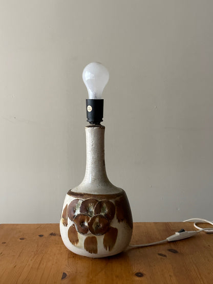 Axella stoneware lamp