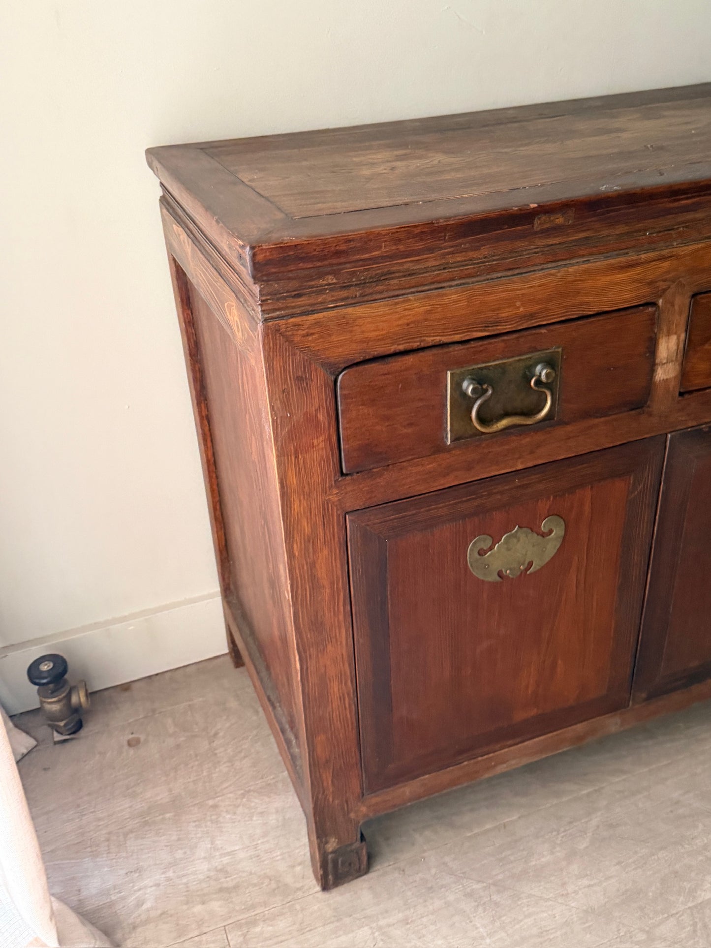 Chinese elmwood server (missing key, bottom section does not open)