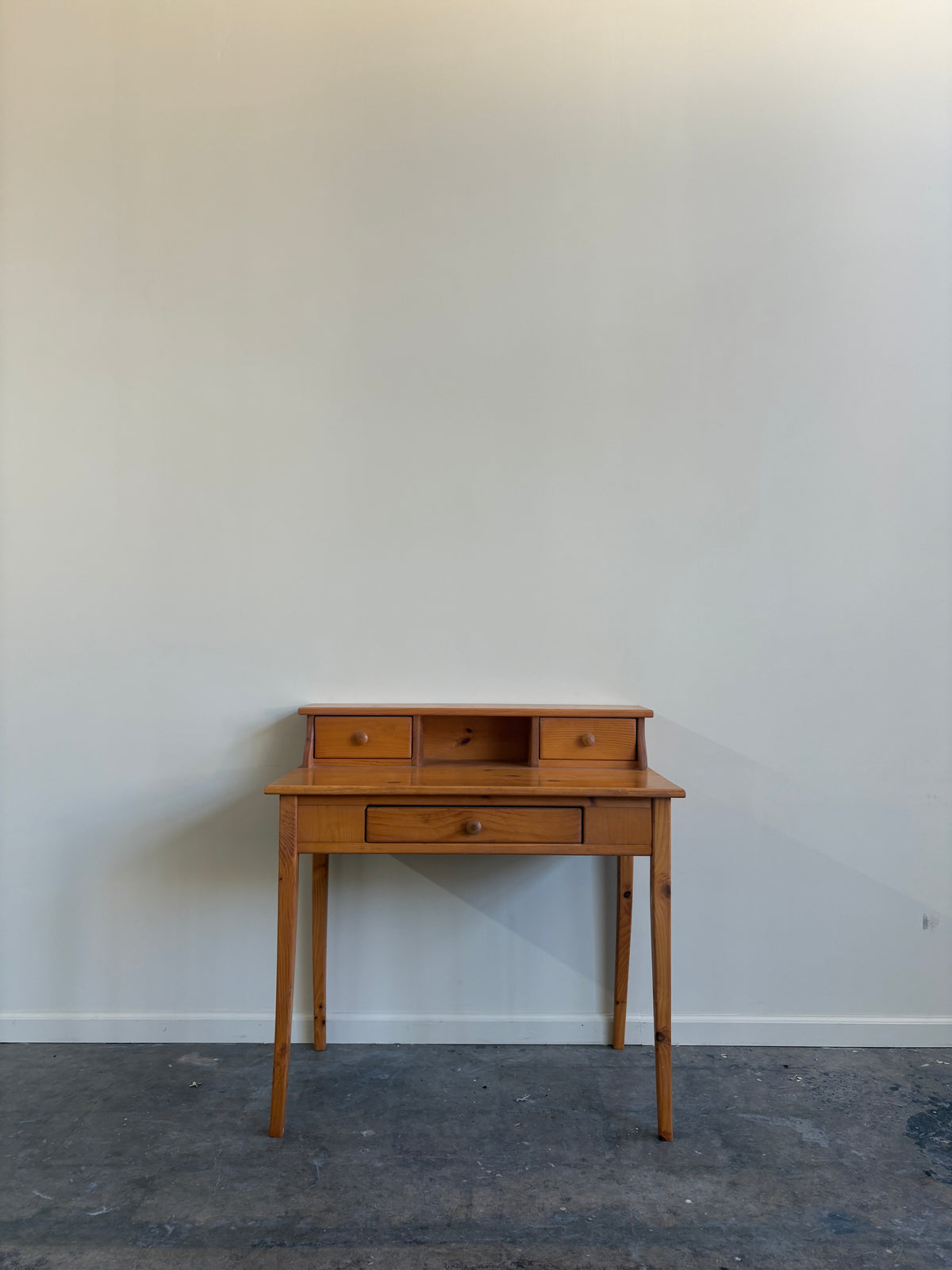 Pine desk