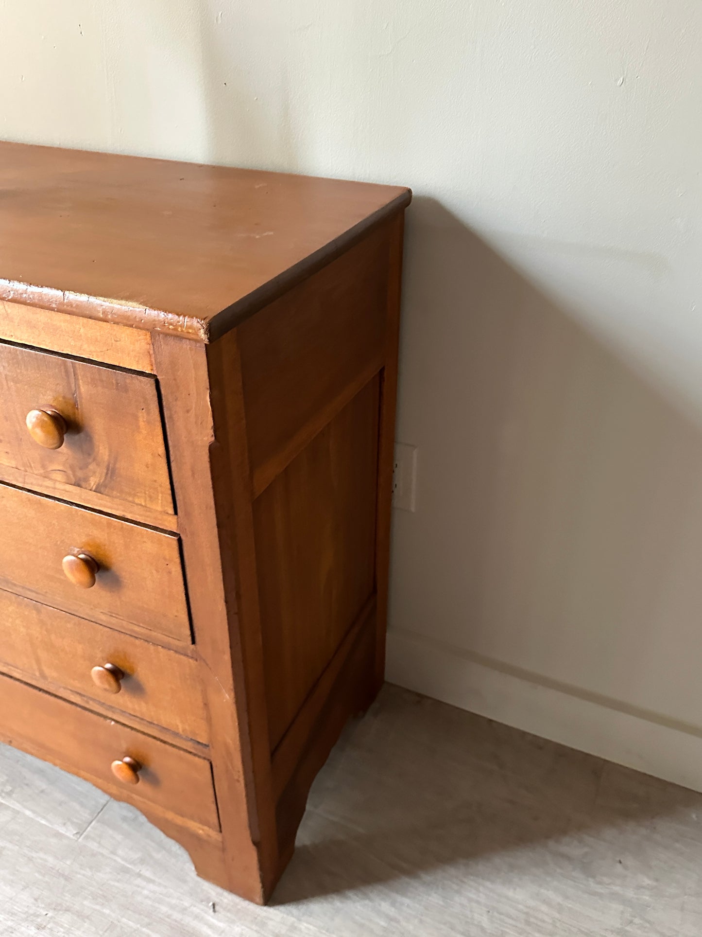 Pine dresser