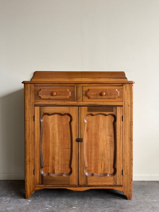 Mid-Atlantic Federal pine jelly cupboard