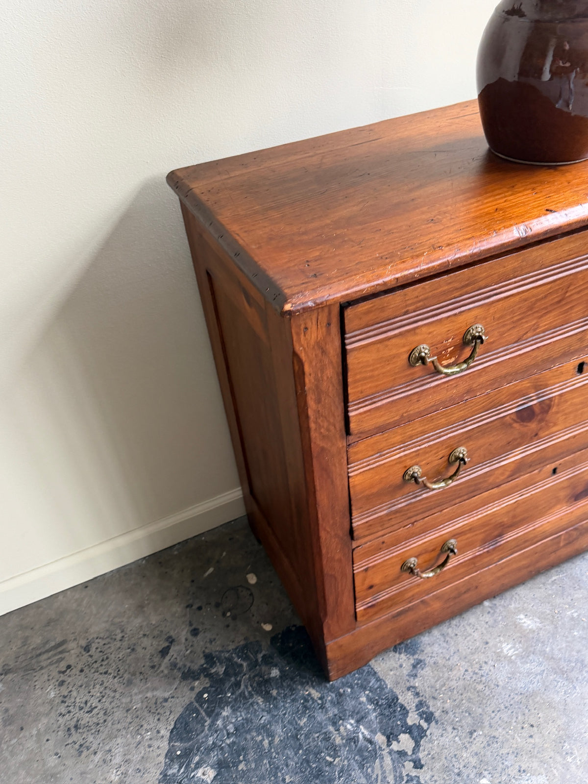 Pine 3 drawer dresser