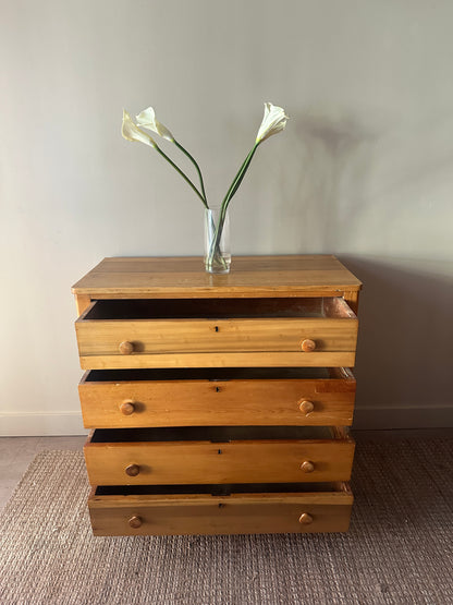 Pine dresser