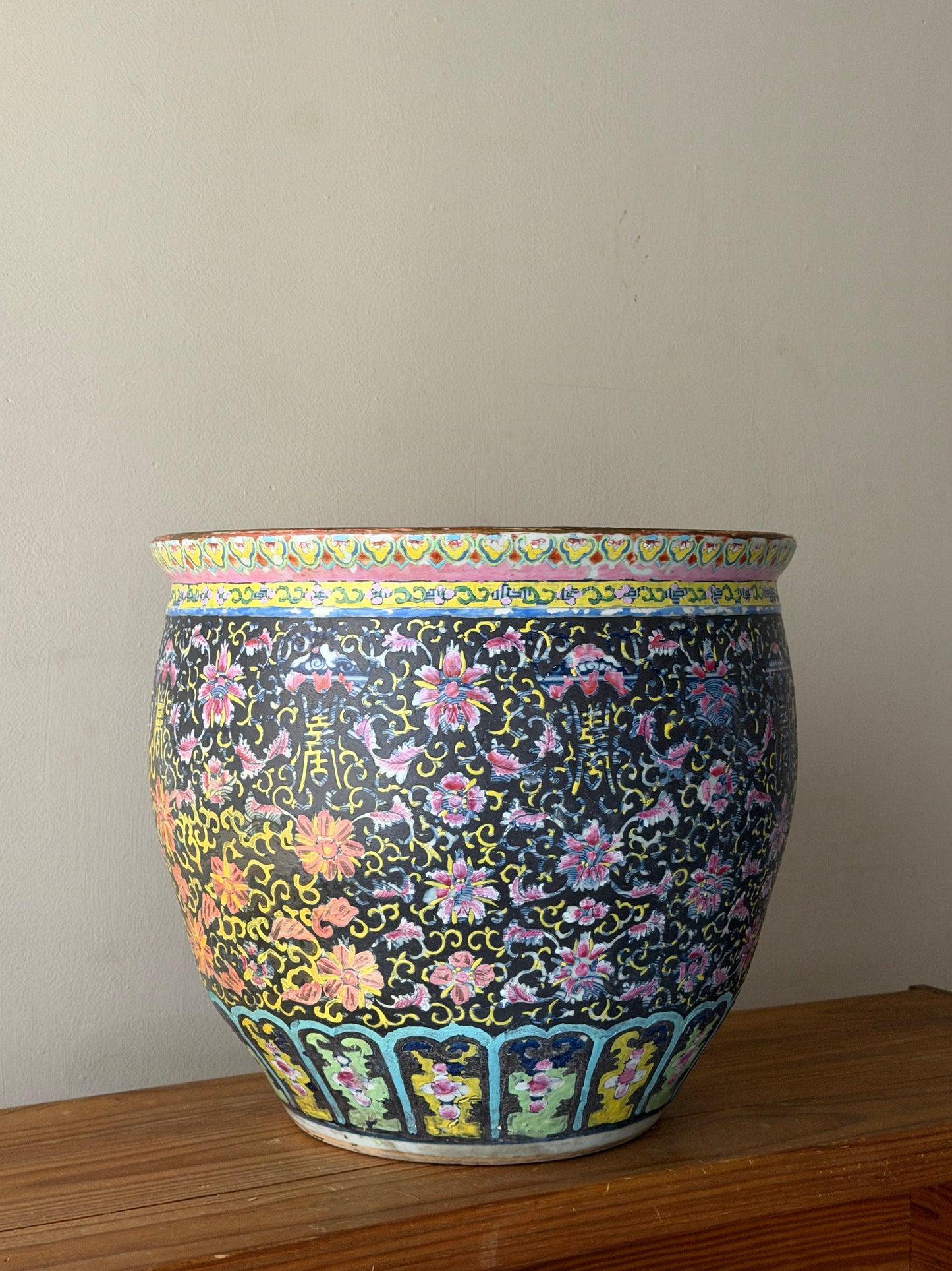 Large ceramic pot