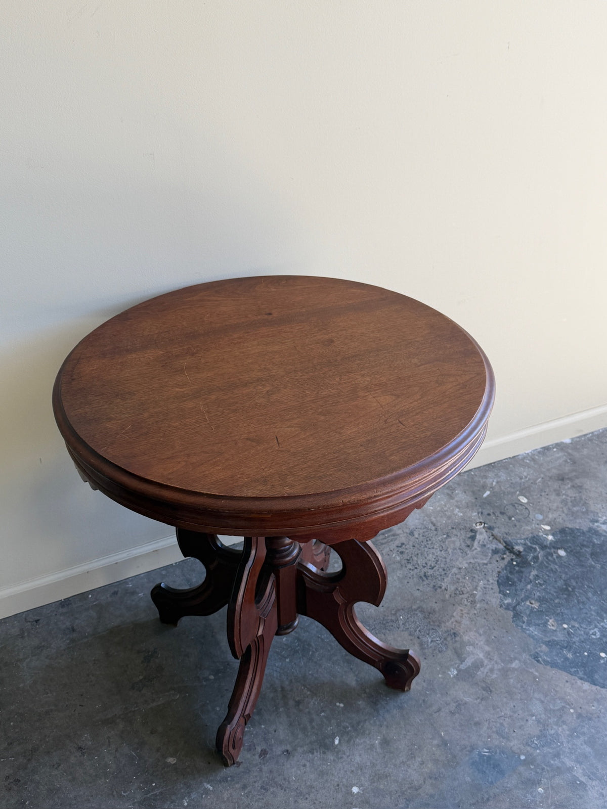 Victorian walnut parlor table