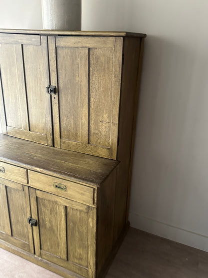 Ochre hutch