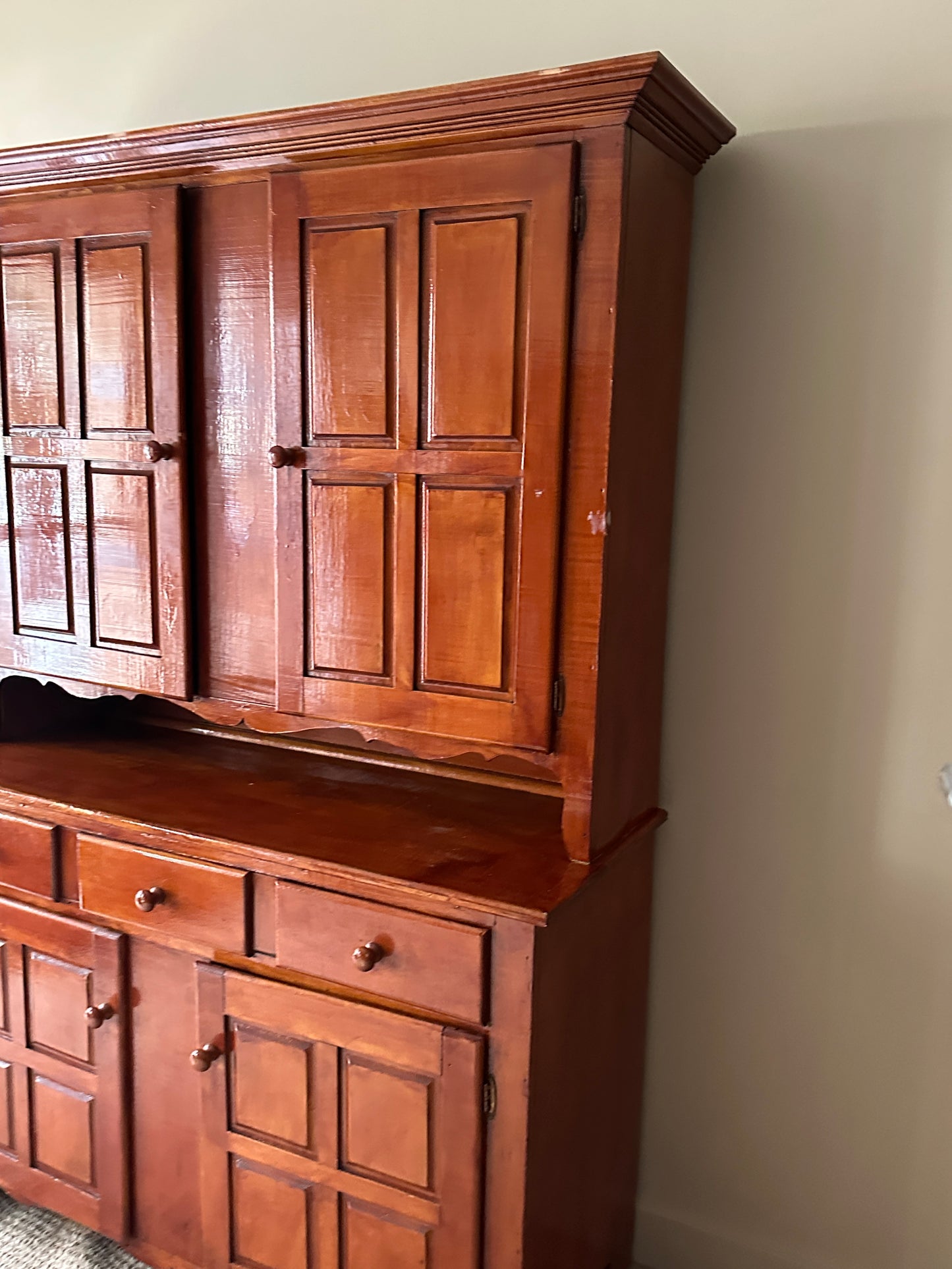 Maple two piece hutch