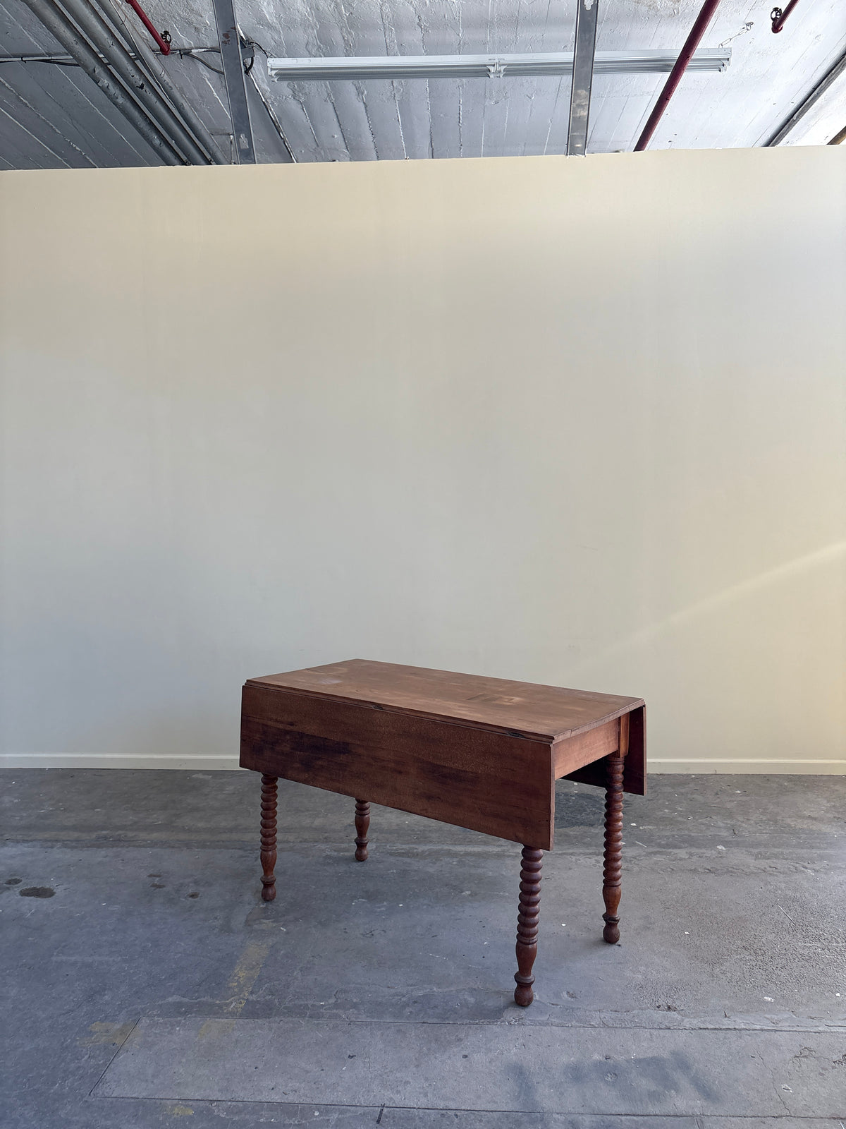 Pine bobbin leg drop leaf table