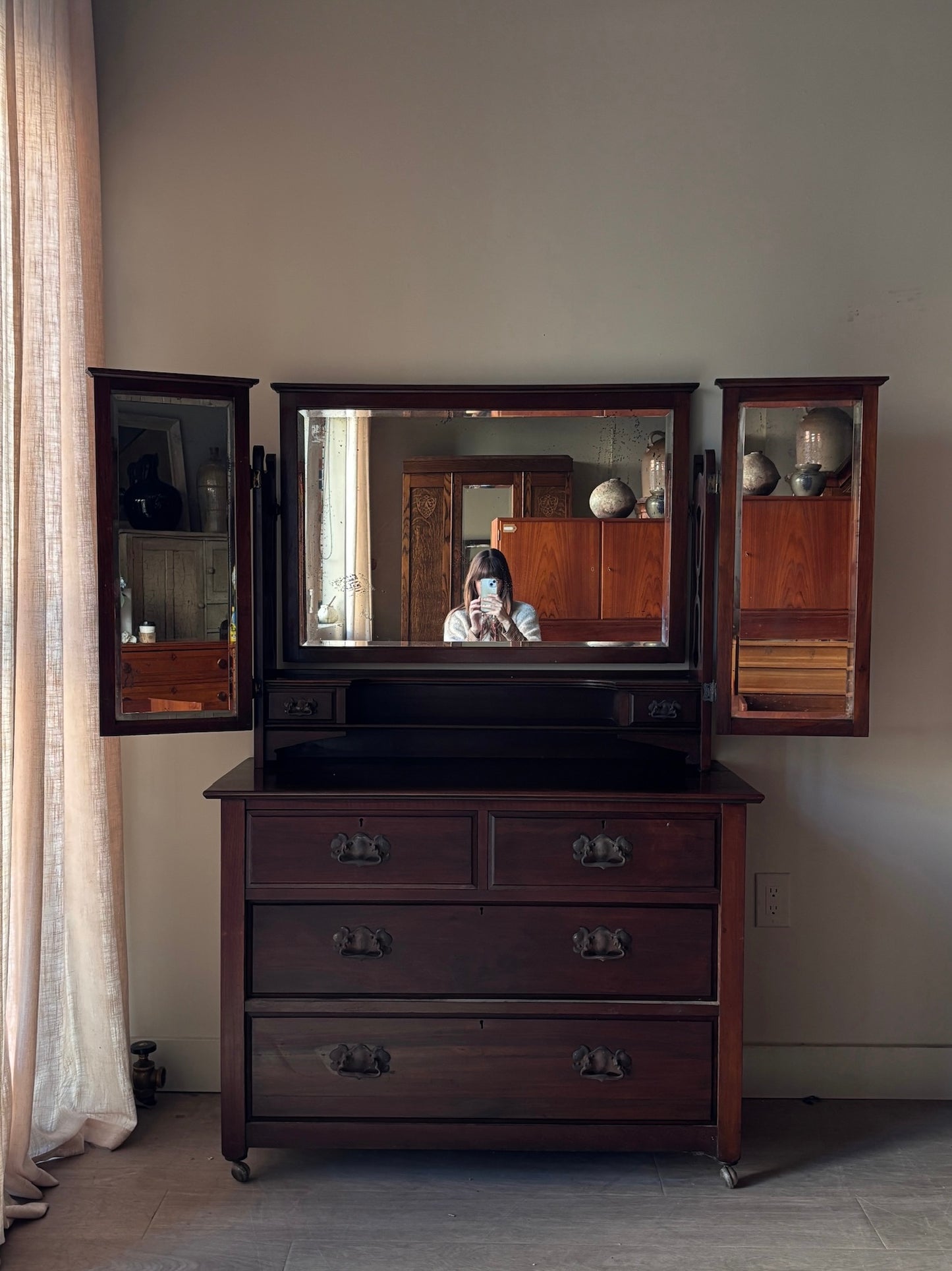 English mahogany triple mirror dresser