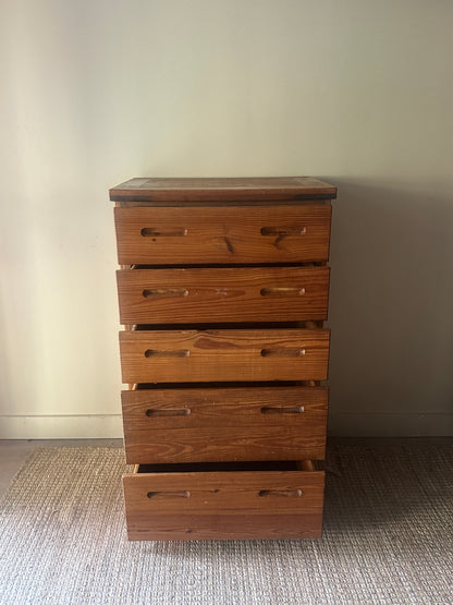 Pine dresser