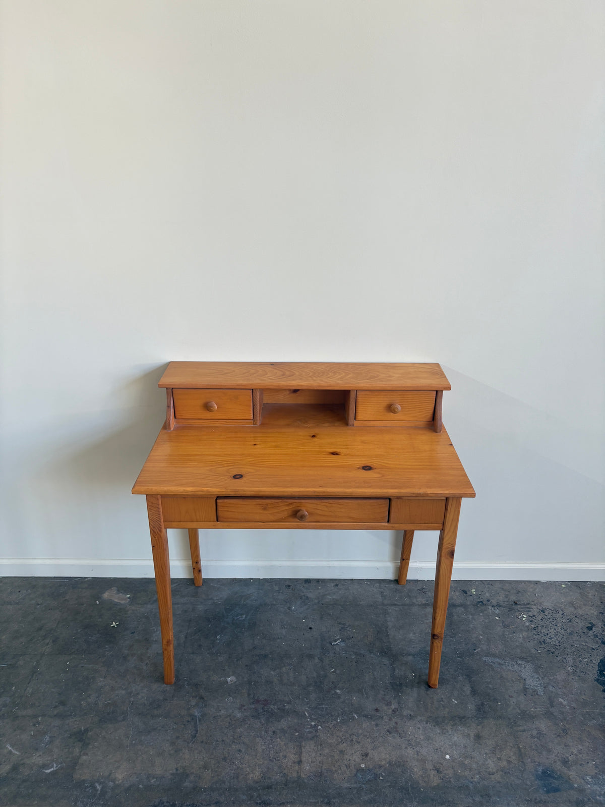 Pine desk