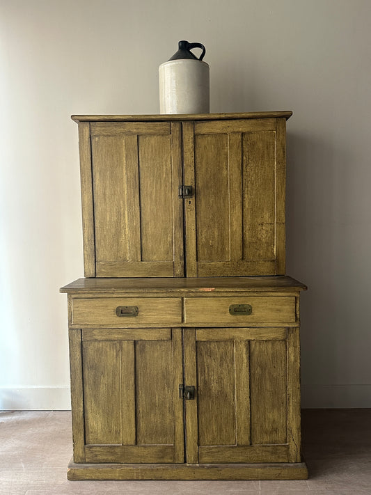Ochre hutch