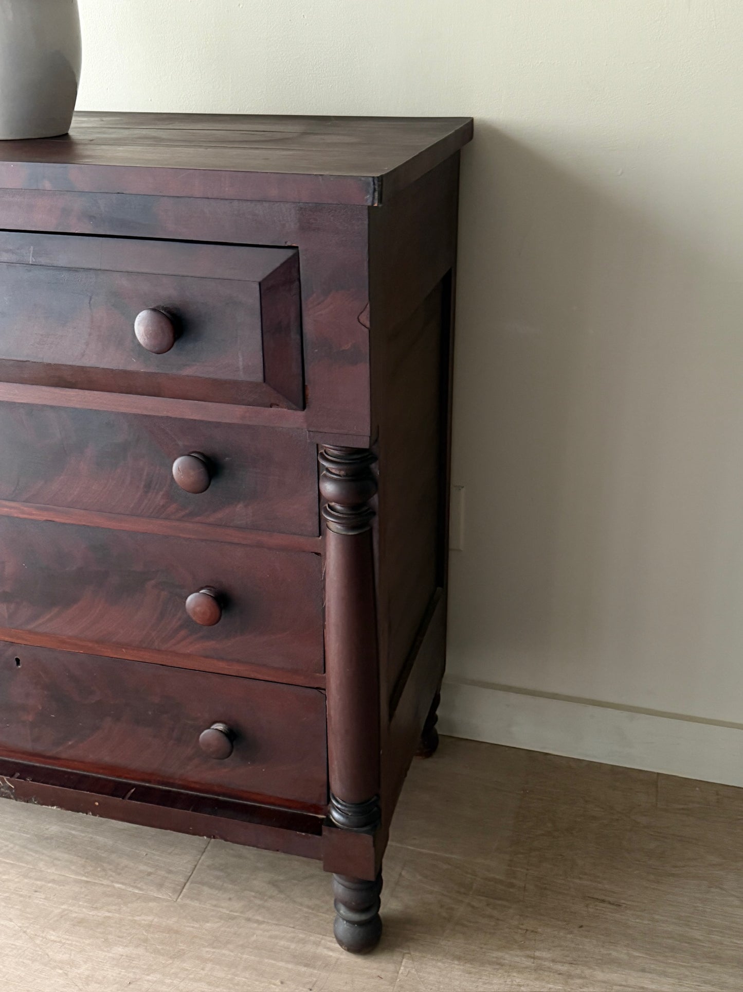 Mahogany federal dresser