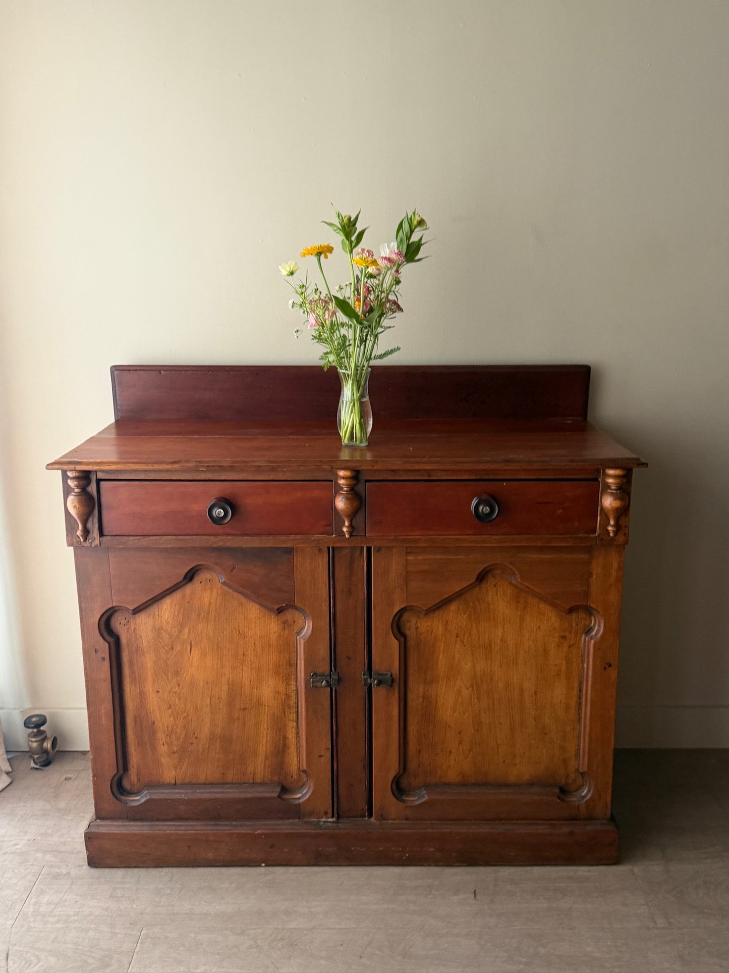Victorian mixed woods server