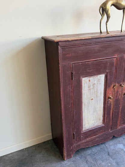 Pennsylvania Federal painted pine cupboard
