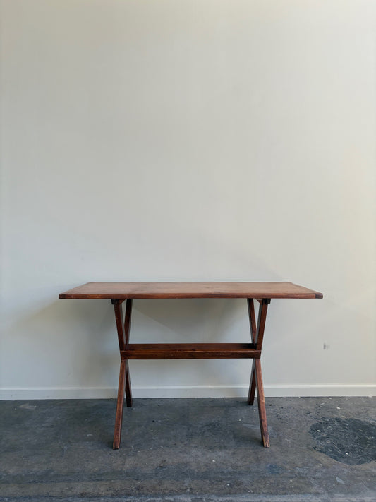 Pine X-frame table