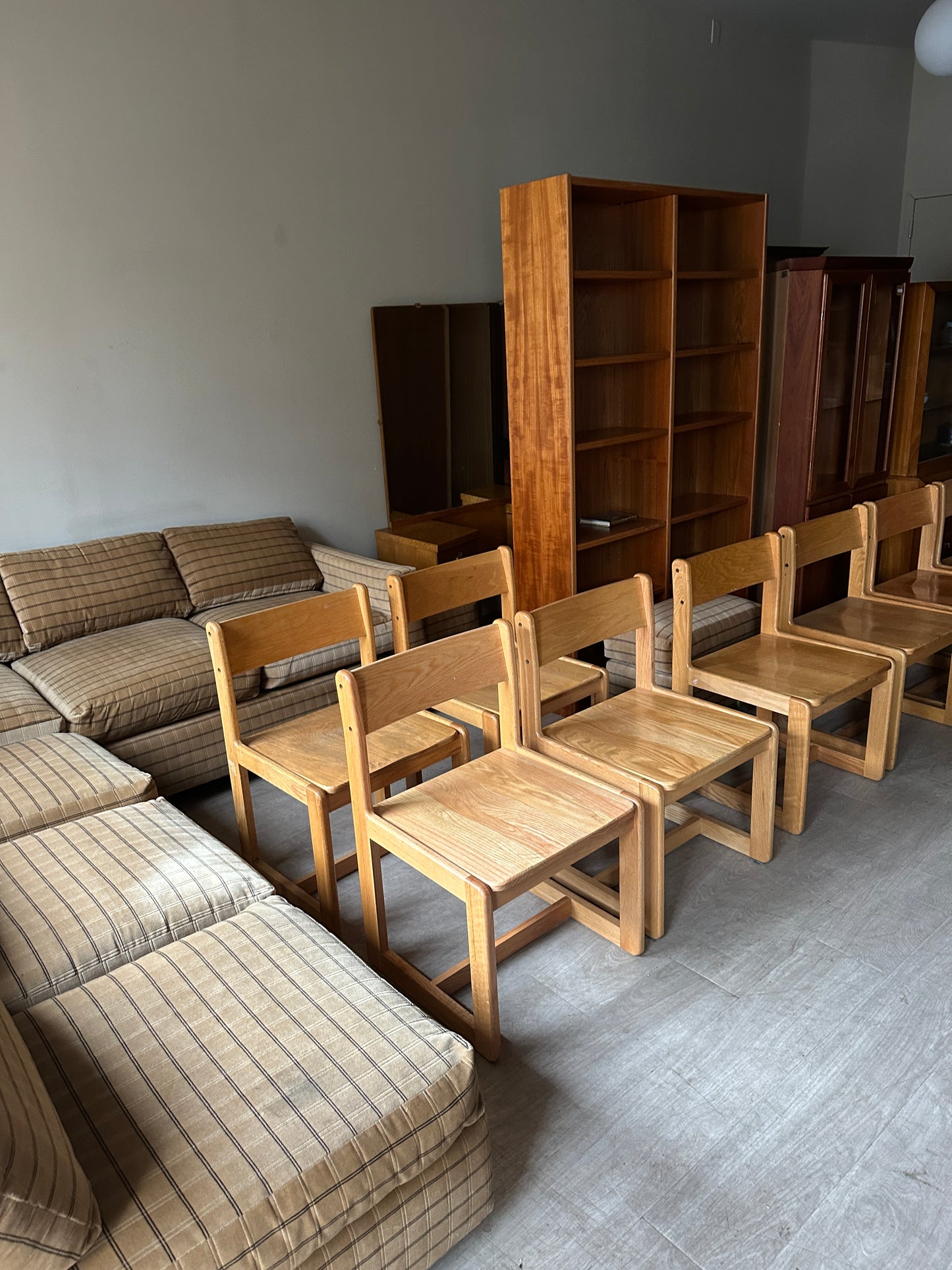 Oak dining chairs. Set of 4!