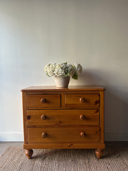 Pine dresser