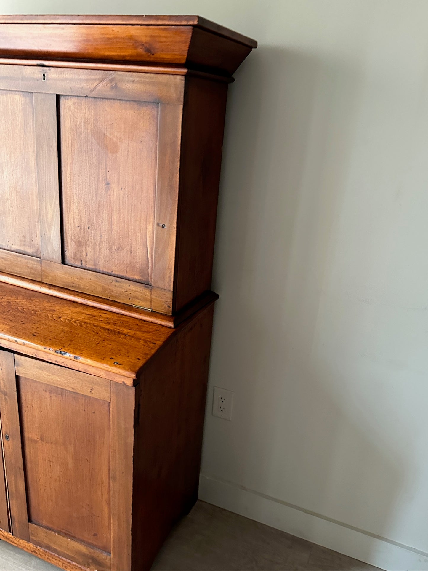 Pine Secretary Hutch