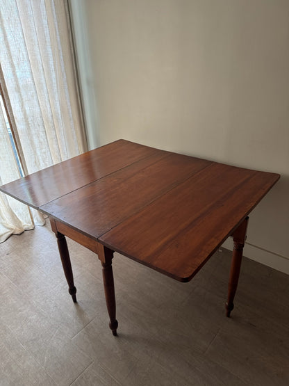 Pennsylvania Sheraton cherry drop leaf table