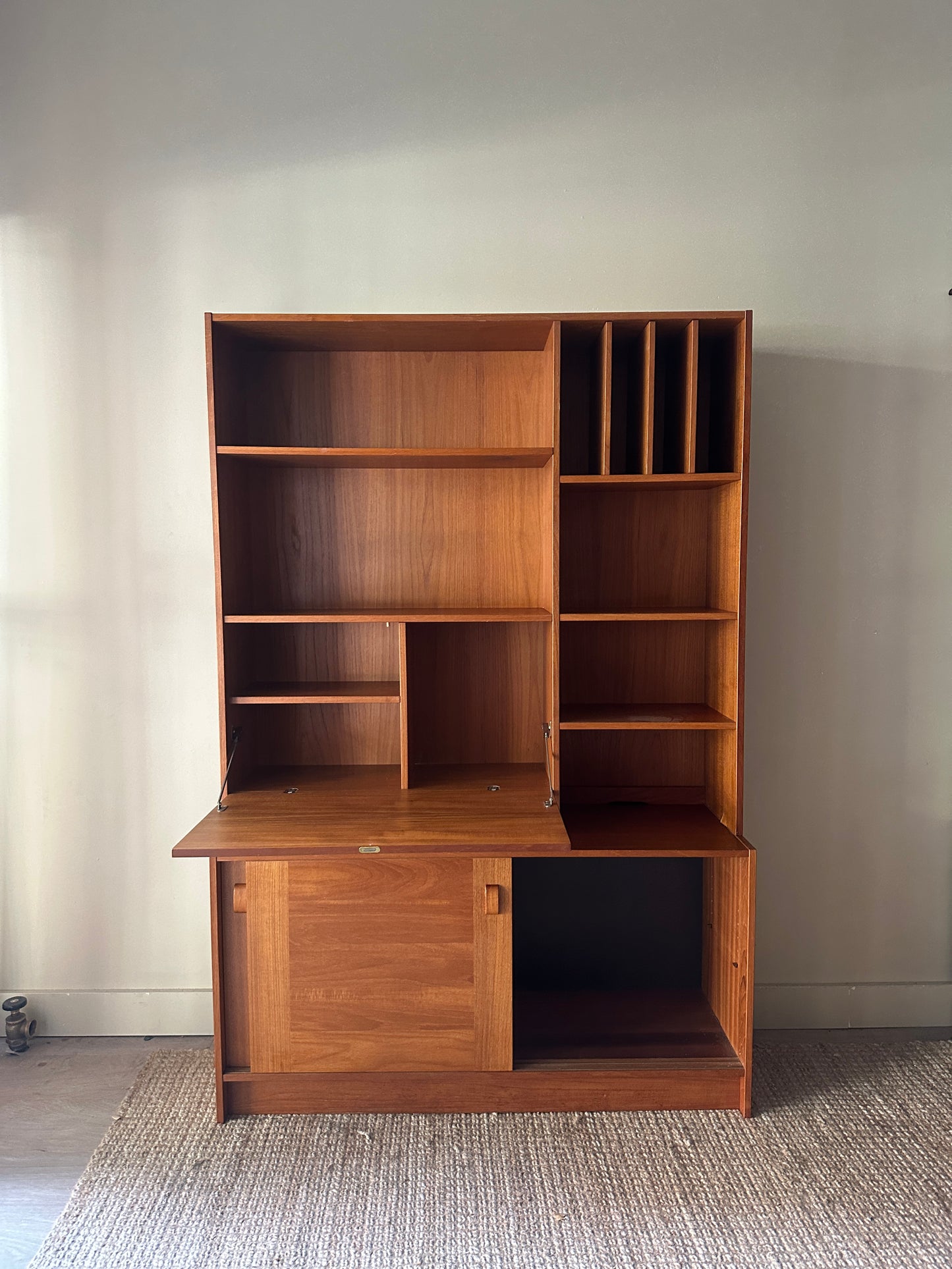 Teak two piece hutch