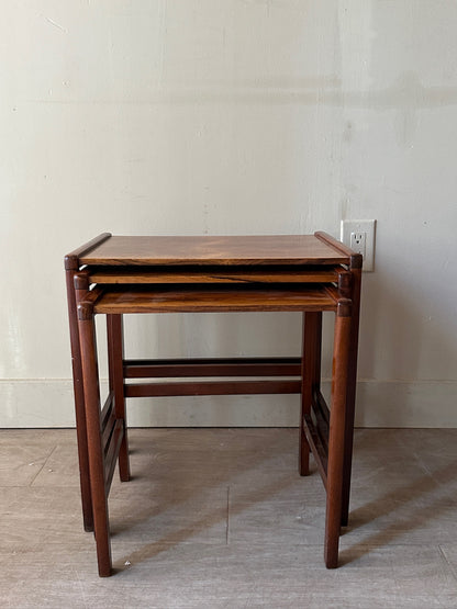Oak nesting tables