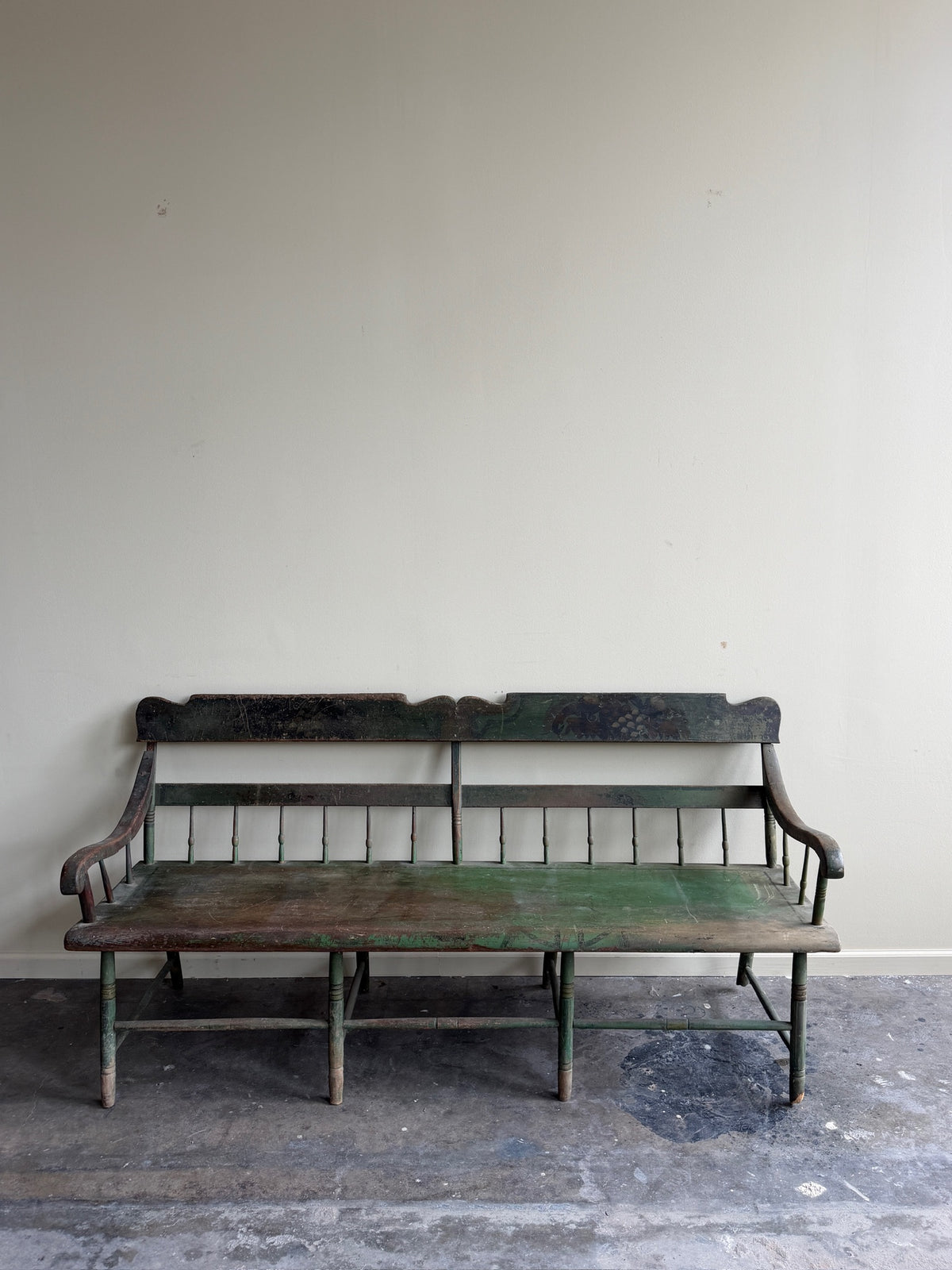 Pennsylvania green painted pine bench