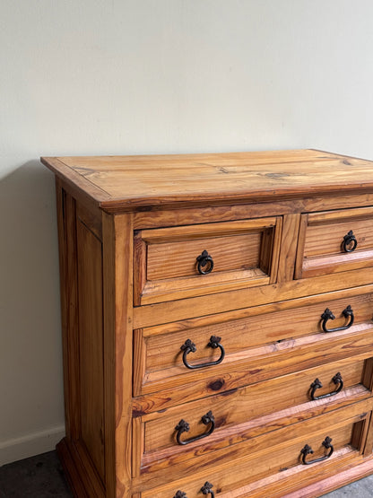 Pine dresser