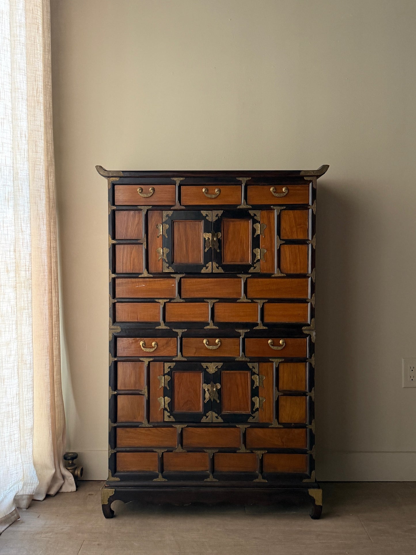 Korean elmwood two piece tansu chest