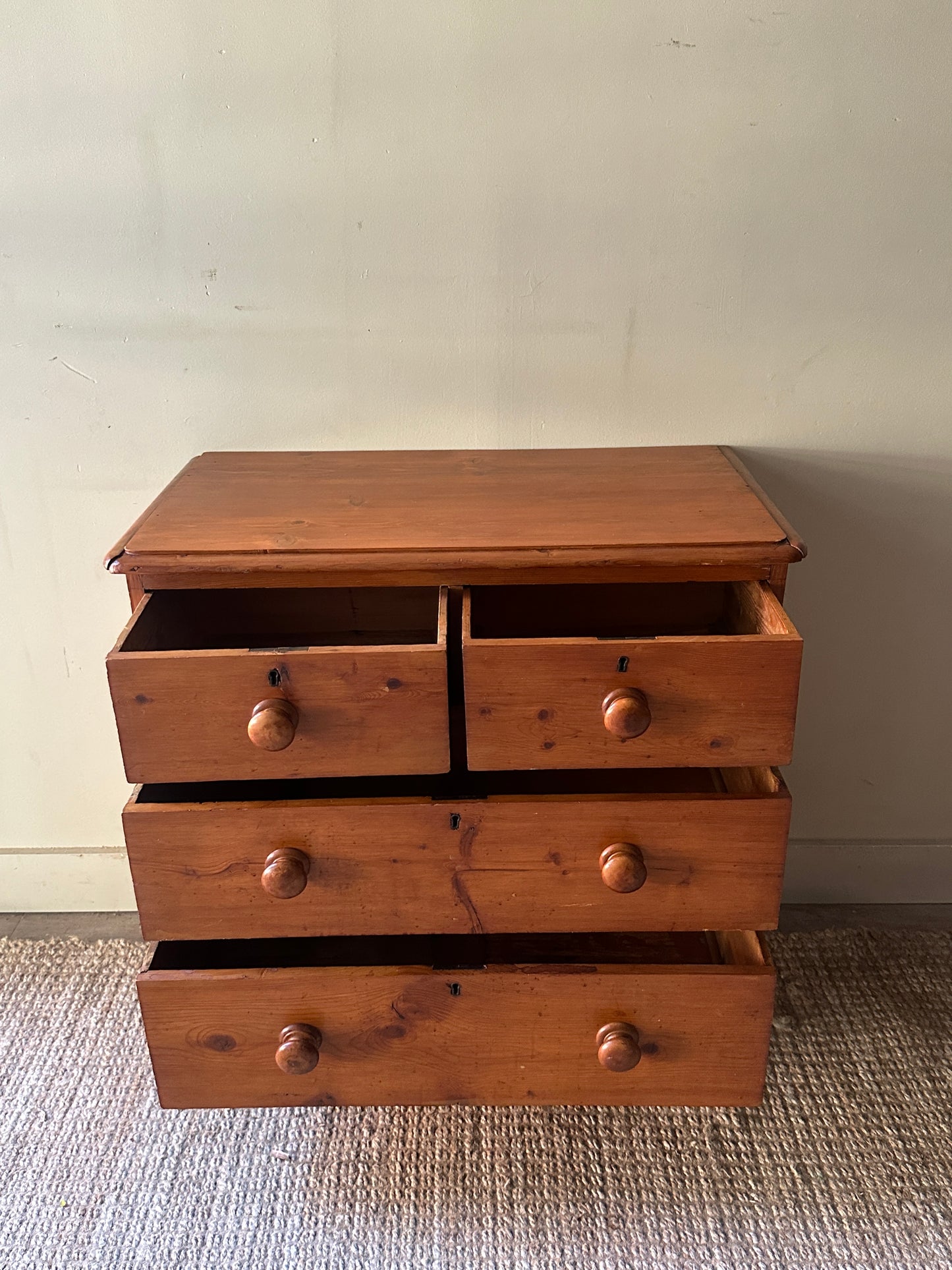 Pine dresser