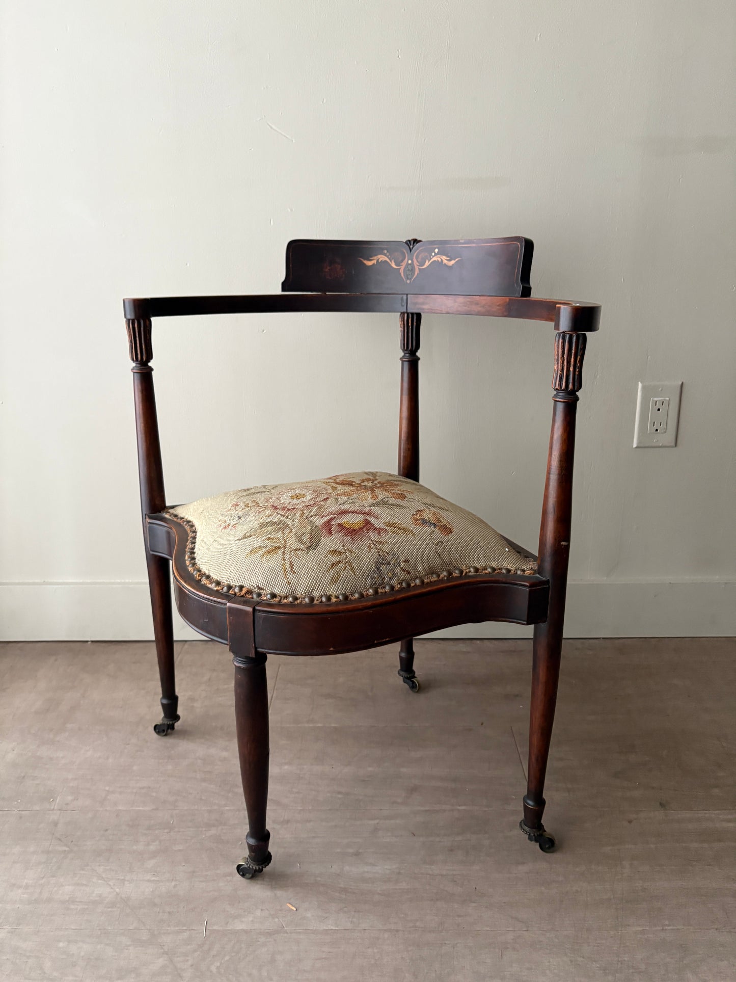 Victorian inlaid mahogany corner chair