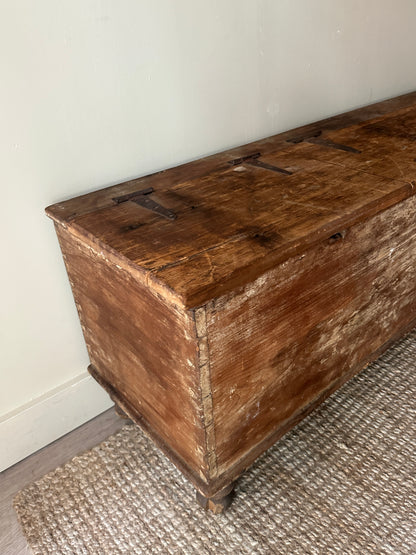 Pine bench/chest