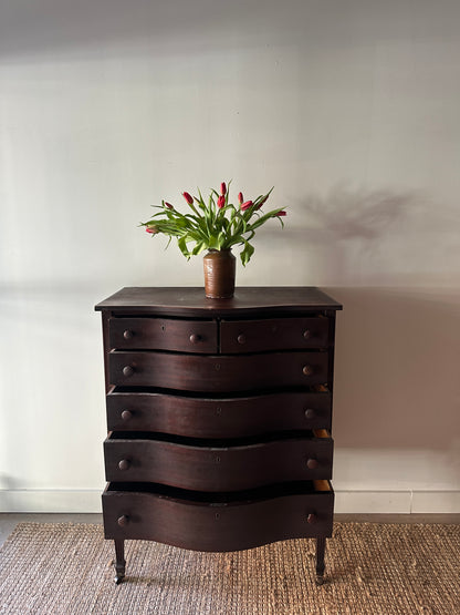 Mahogany serpentine dresser