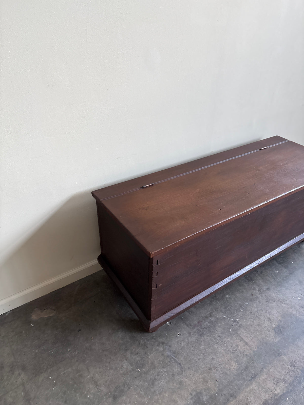 Pennsylvania Sheraton pine chest