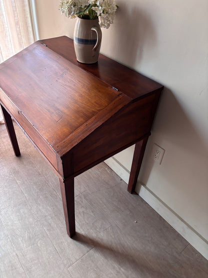 Poplar merchants desk
