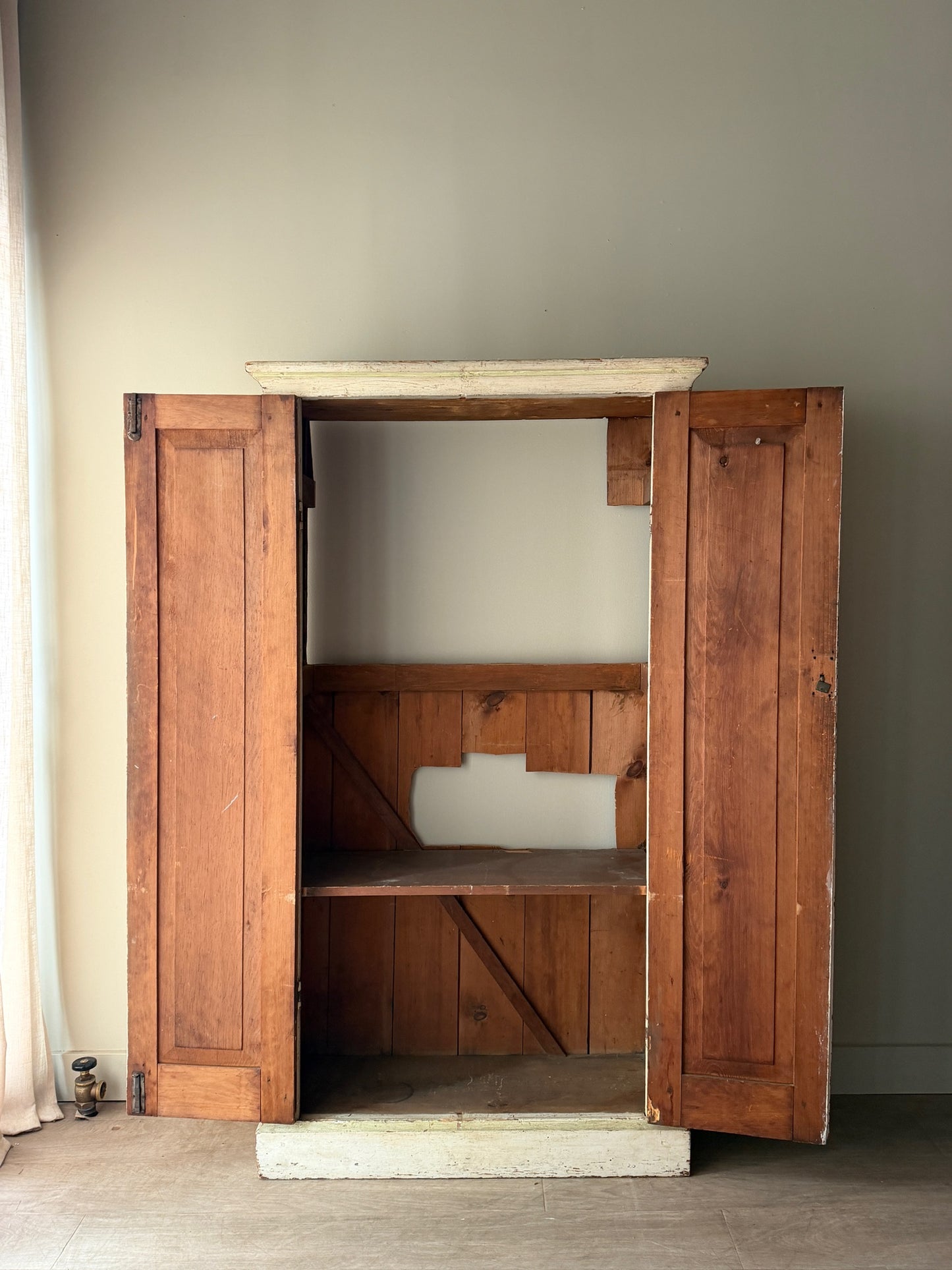 Pennsylvania painted pine cabinet
