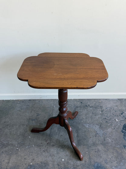 Mid-Atlantic Federal walnut tilt-top side table