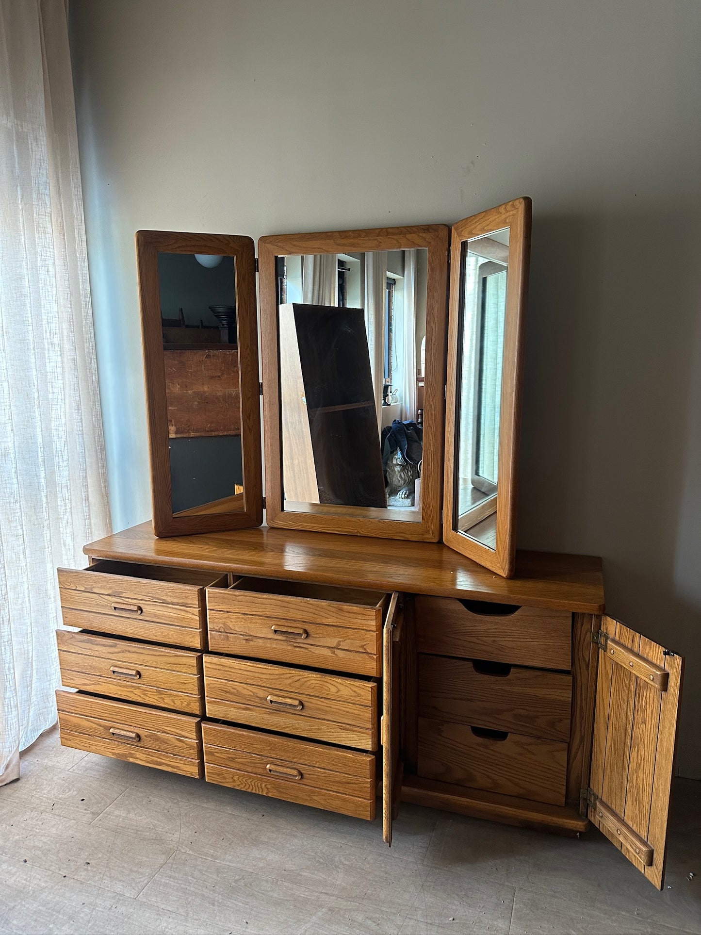 Broyhill oak dresser with triptych mirror