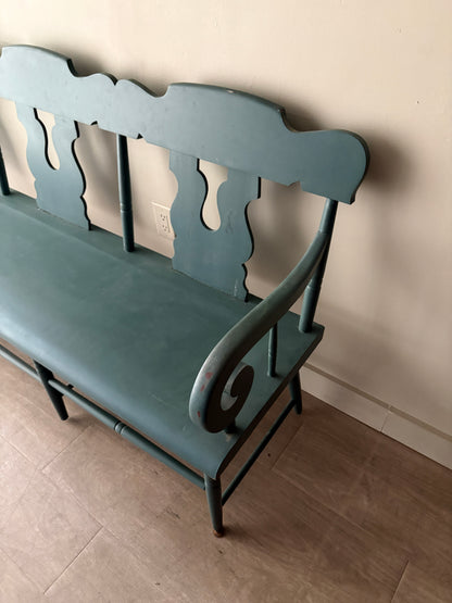 Farmhouse painted deacon’s bench