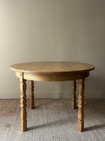 Oak dining table with leaves